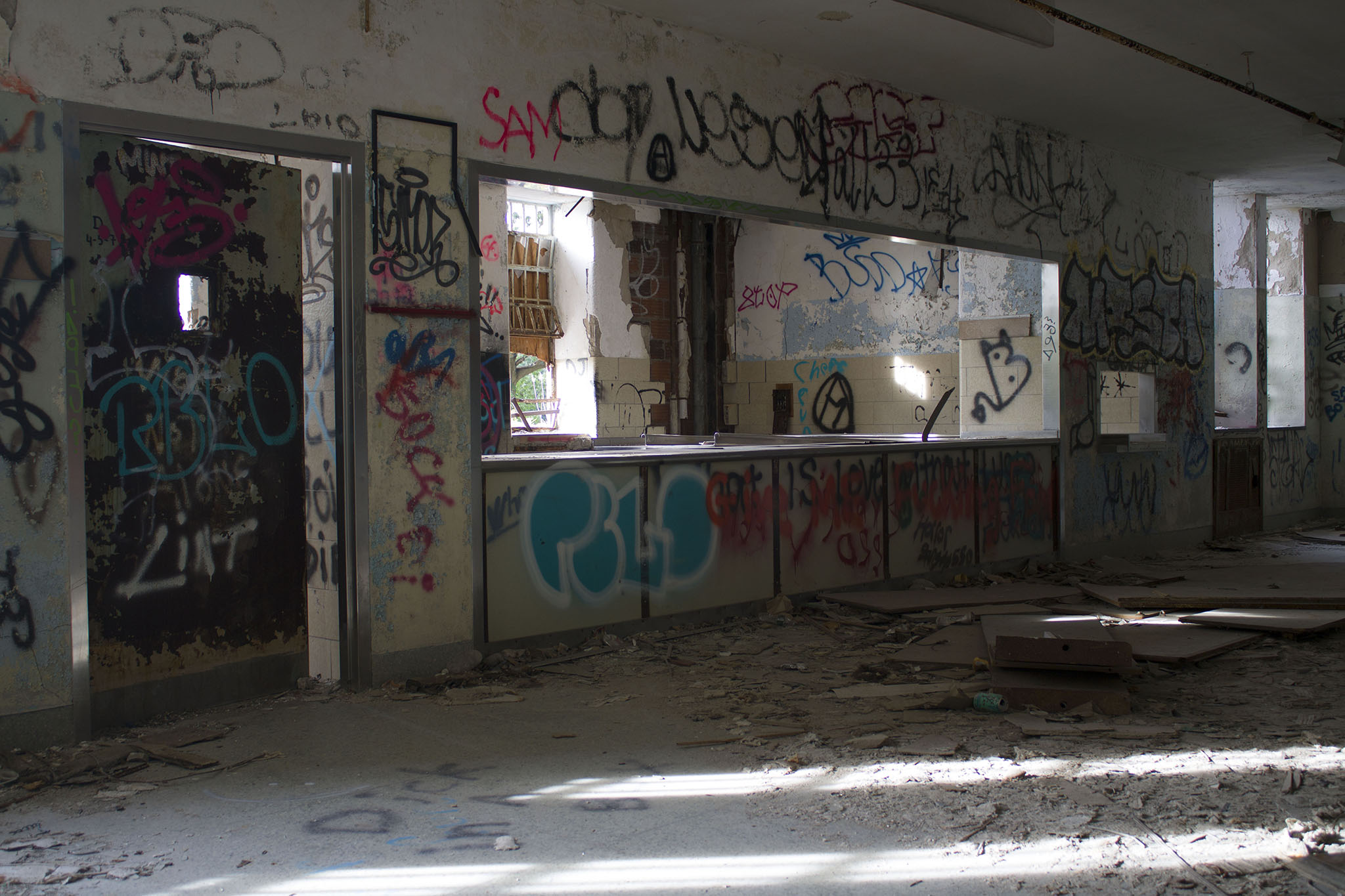 The upper floor cafeteria.